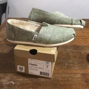 NIB Tom's Chambray Women's Shoes Size 5